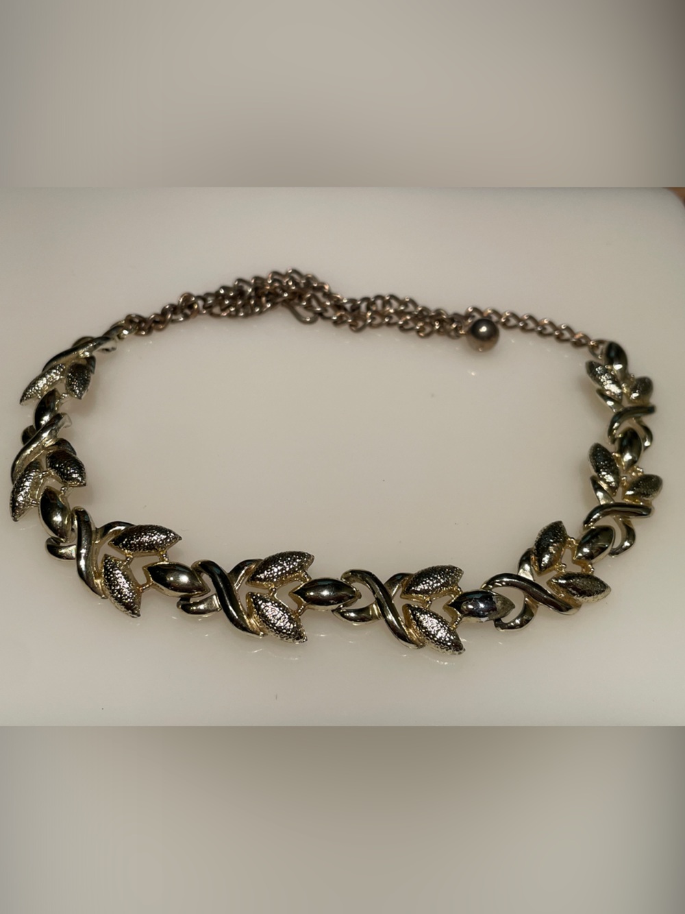 Vintage Coro GoldTone Leaf Chain Women's Choker Necklace